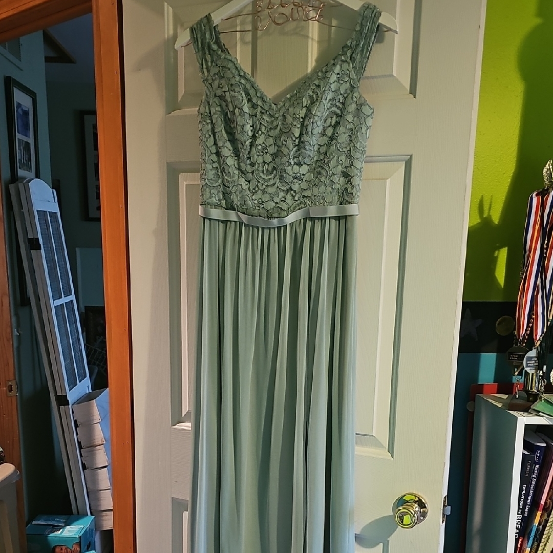 David's Bridal Lace Dusty Sage Bridesmaid Dress 6